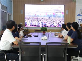 从震撼和庄严中，坚定中国制造的信心